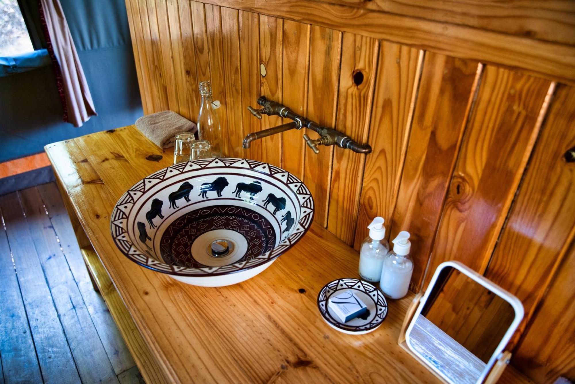 Semowi Lodge And Campsites Mirapene Cameră foto